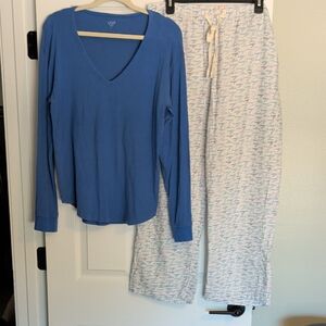 Vera Wang Blue V-Neck Top and Patterned Pajama Pants
